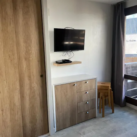 Apartment Myhome - Genepis 9 - Renove Val Claret 4 Pax Sks Aux Pieds *